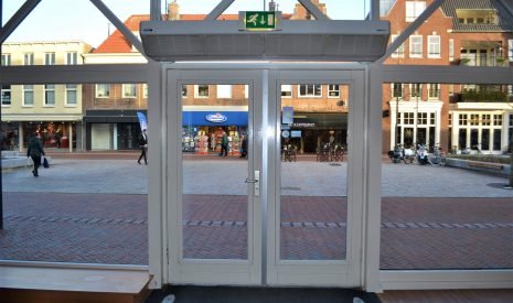 Te Koop: Foto Winkelruimte aan de Hoofdstraat 110 in Hoogeveen