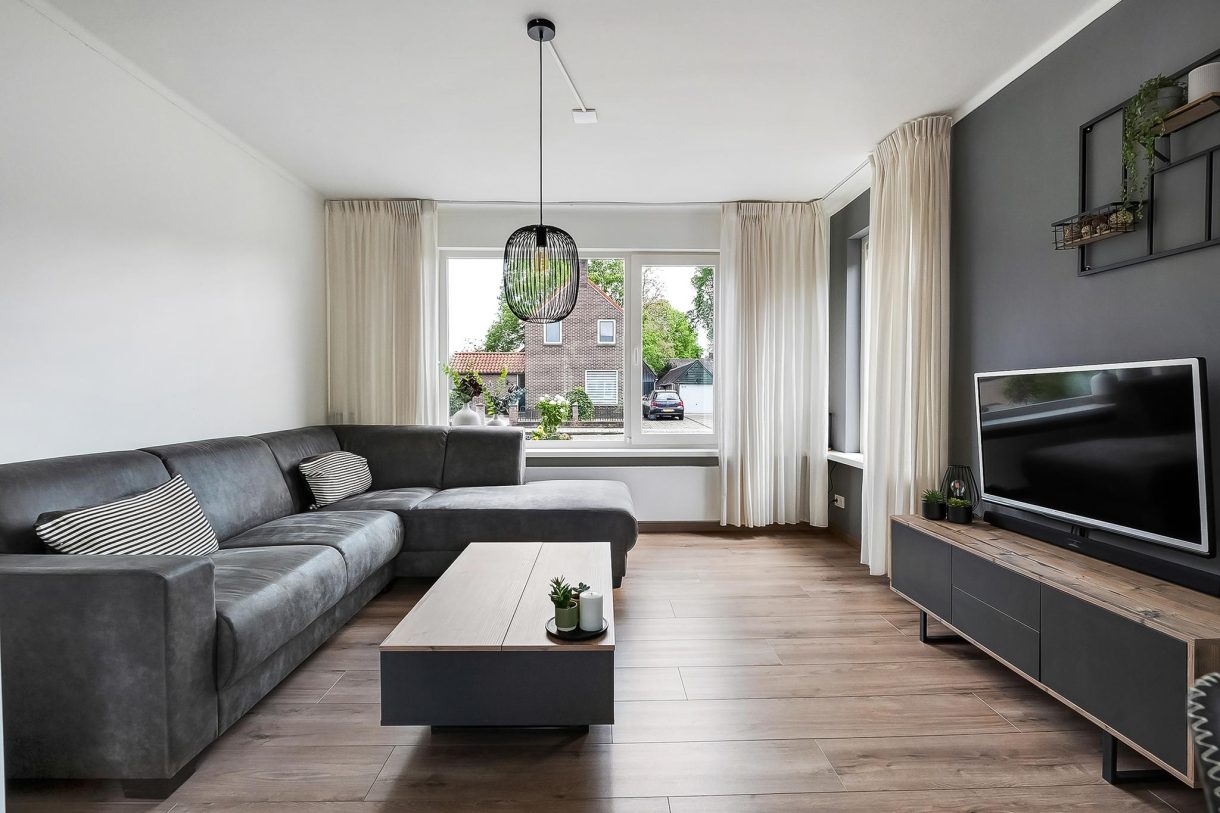 Te koop: Foto Woonhuis aan de Burg. van Veenlaan 8 in Nijeveen