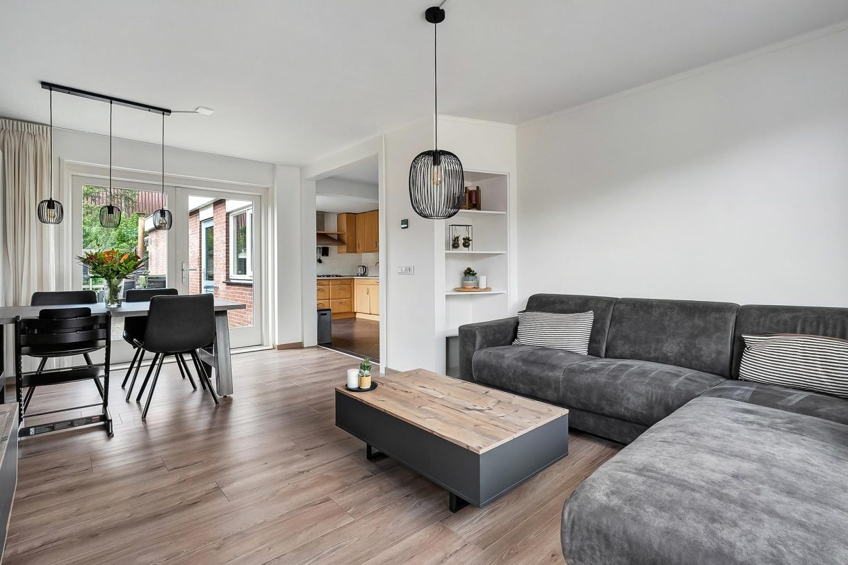 Te koop: Foto Woonhuis aan de Burg. van Veenlaan 8 in Nijeveen