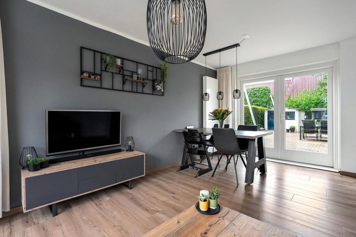 Te koop: Foto Woonhuis aan de Burg. van Veenlaan 8 in Nijeveen