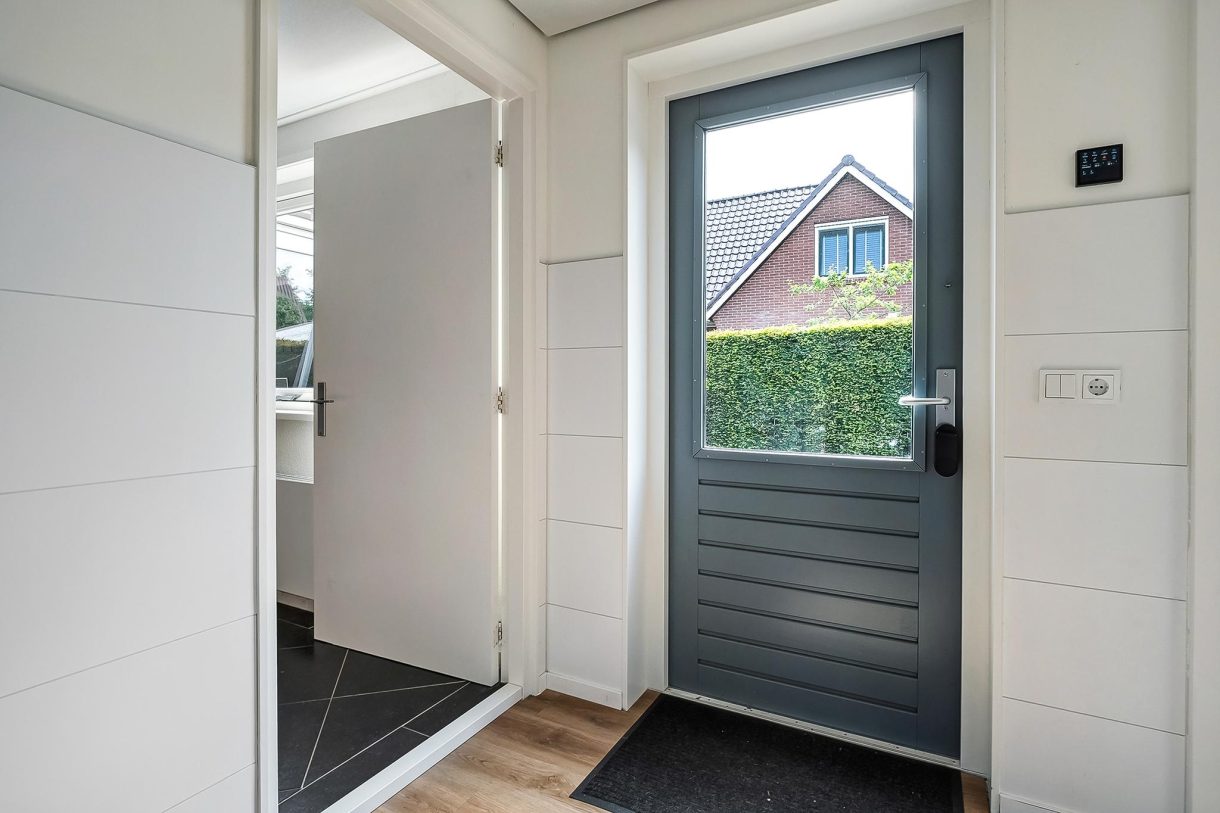Te koop: Foto Woonhuis aan de Burg. van Veenlaan 8 in Nijeveen