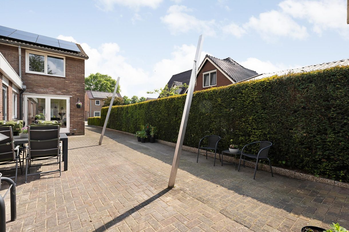 Te koop: Foto Woonhuis aan de Burg. van Veenlaan 8 in Nijeveen