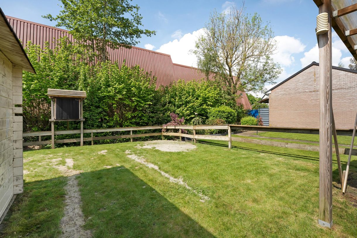 Te koop: Foto Woonhuis aan de Burg. van Veenlaan 8 in Nijeveen