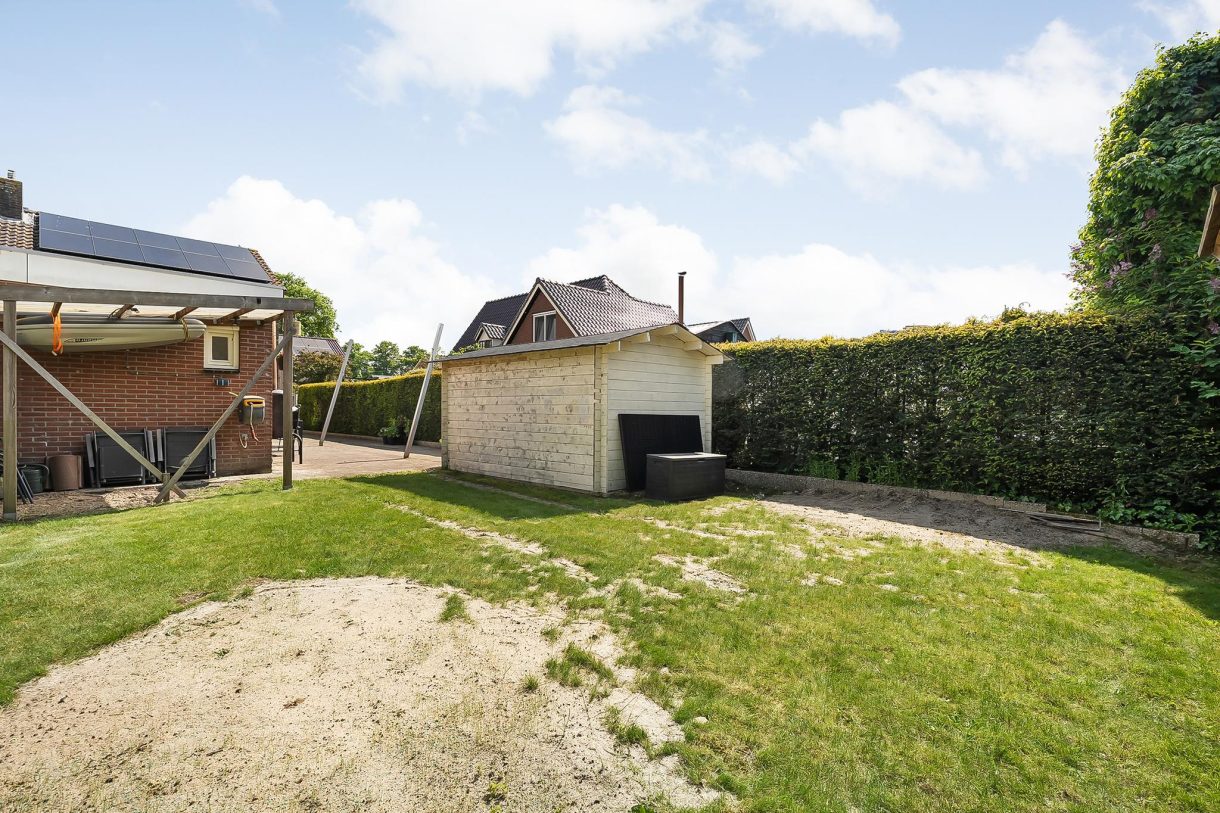 Te koop: Foto Woonhuis aan de Burg. van Veenlaan 8 in Nijeveen