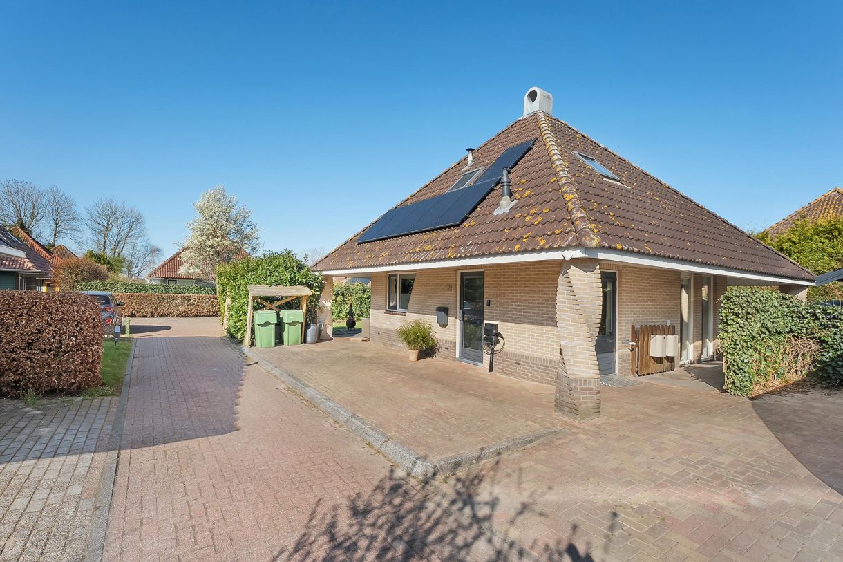 Te koop: Foto Woonhuis aan de Binnenweg 22 in Nijeveen