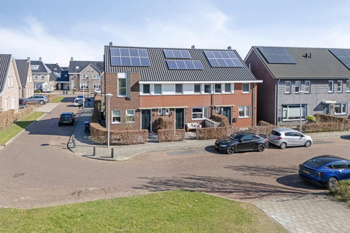 Te koop: Foto Woonhuis aan de Iepenlaan 52 in Rouveen