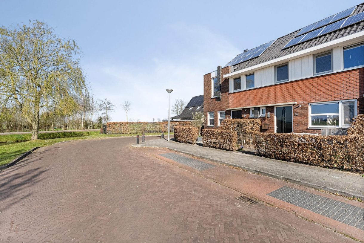 Te koop: Foto Woonhuis aan de Iepenlaan 52 in Rouveen