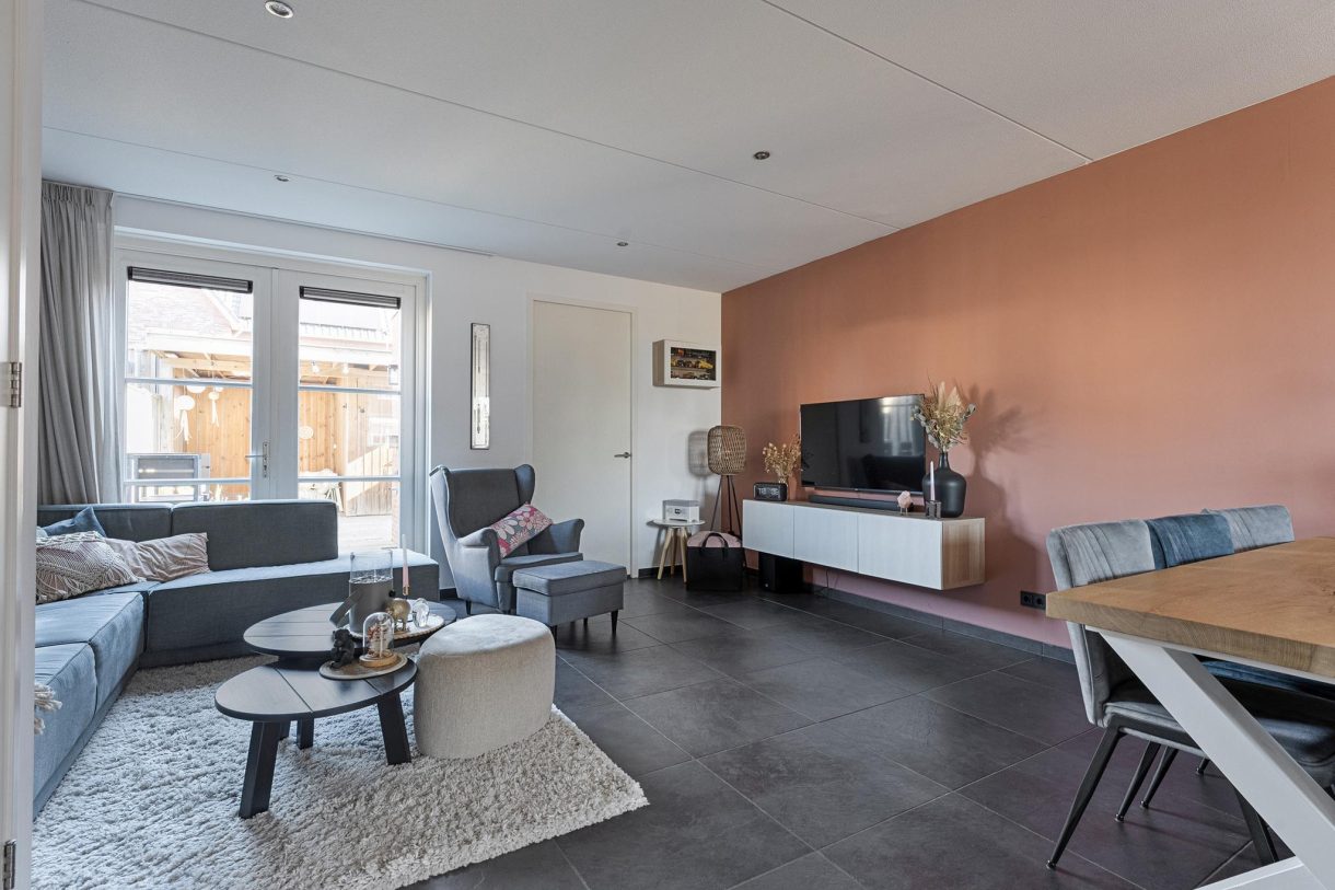 Te koop: Foto Woonhuis aan de Iepenlaan 52 in Rouveen