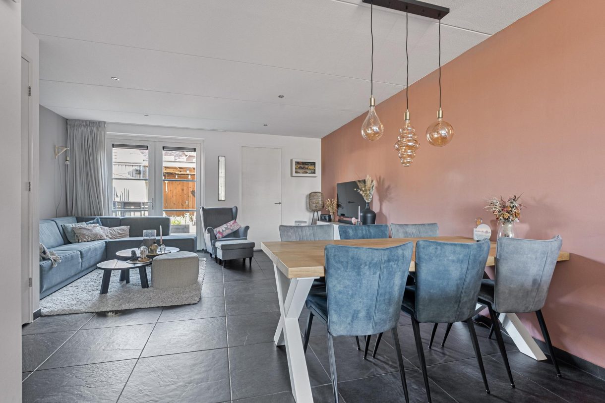 Te koop: Foto Woonhuis aan de Iepenlaan 52 in Rouveen