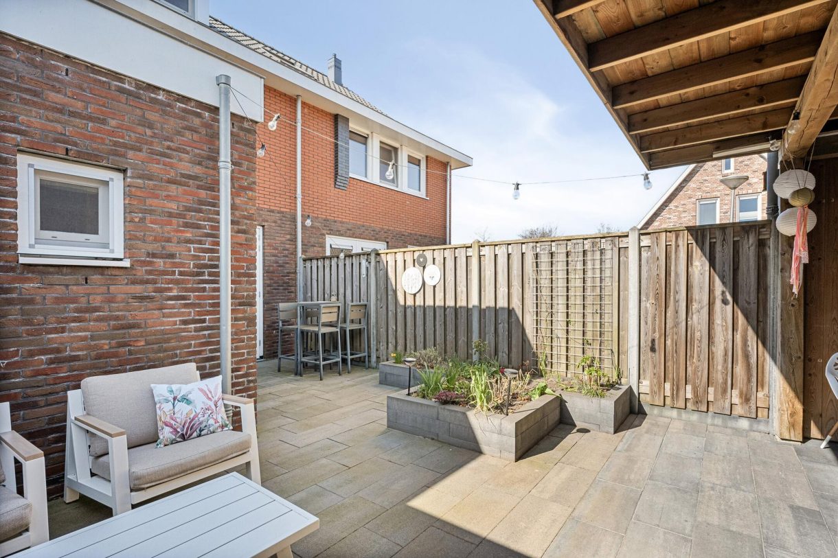 Te koop: Foto Woonhuis aan de Iepenlaan 52 in Rouveen