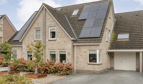 Hoofdfoto van Nijeveen De Veurdele 75