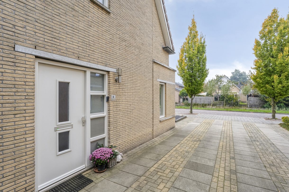 Te koop: Foto Woonhuis aan de 't Heuivak 8 in Nijeveen
